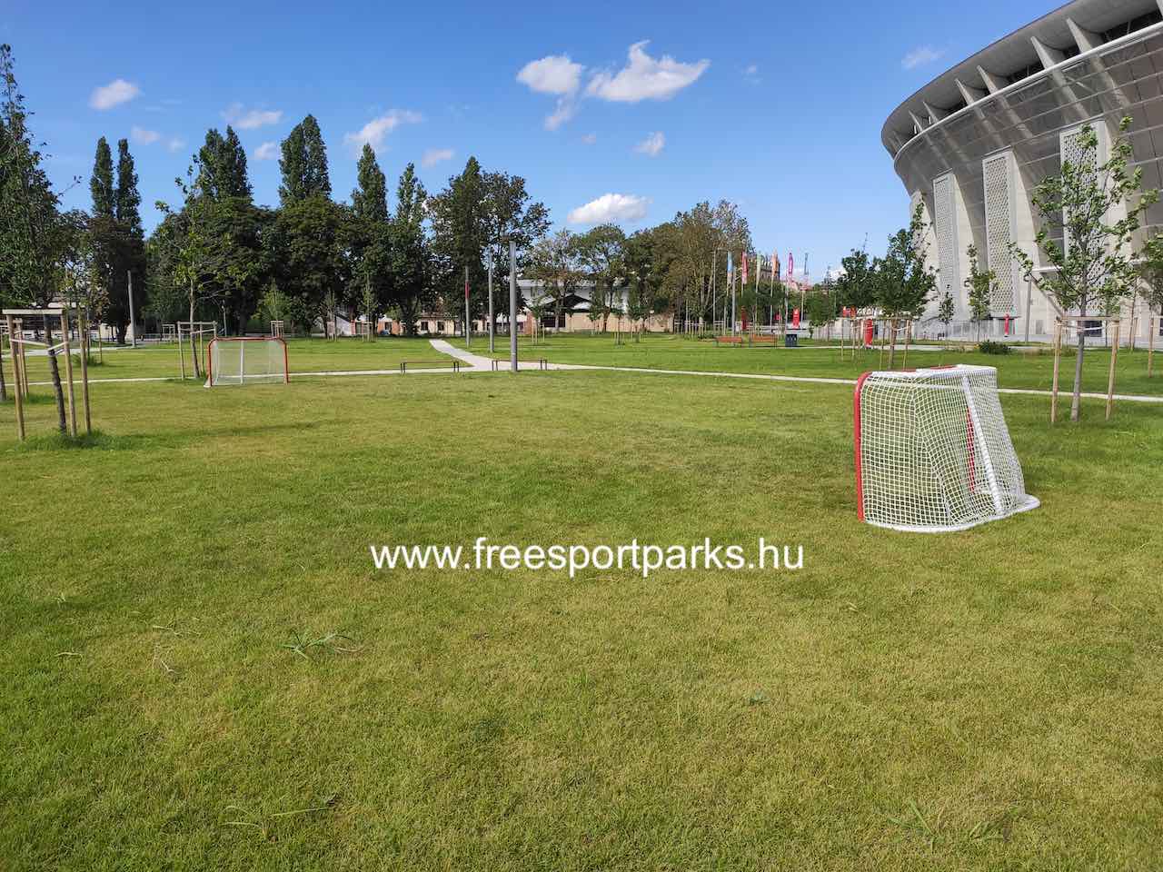 görhokipálya mobil kapui a Puskás Aréna Park nyugati oldalán - Free Sport Parks térkép