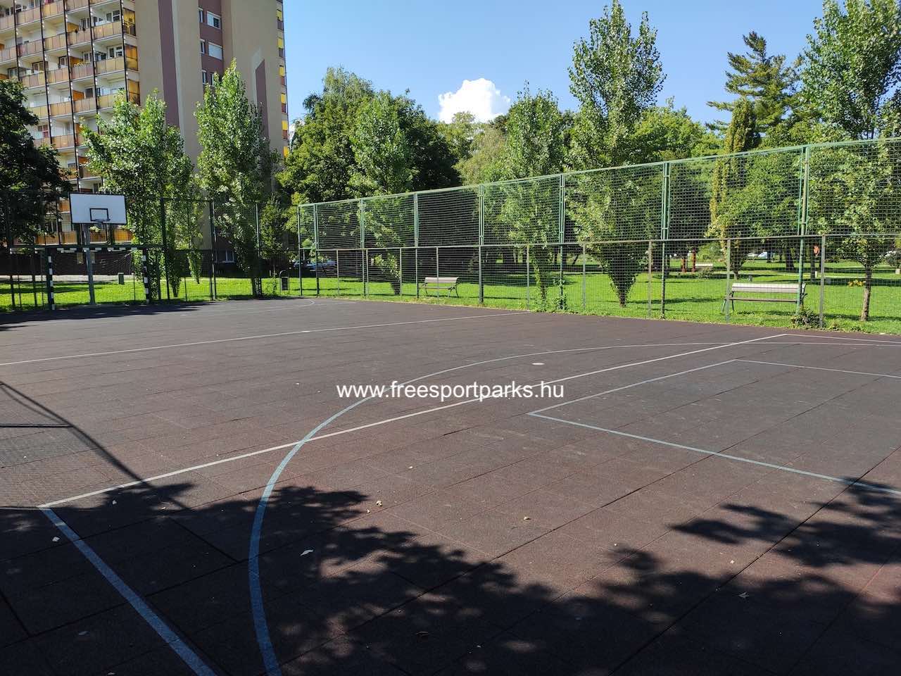 gumiburkolat a felfestett pályavonalakkal - Vizslapark Zalaegerszeg - Free Sport Parks térkép