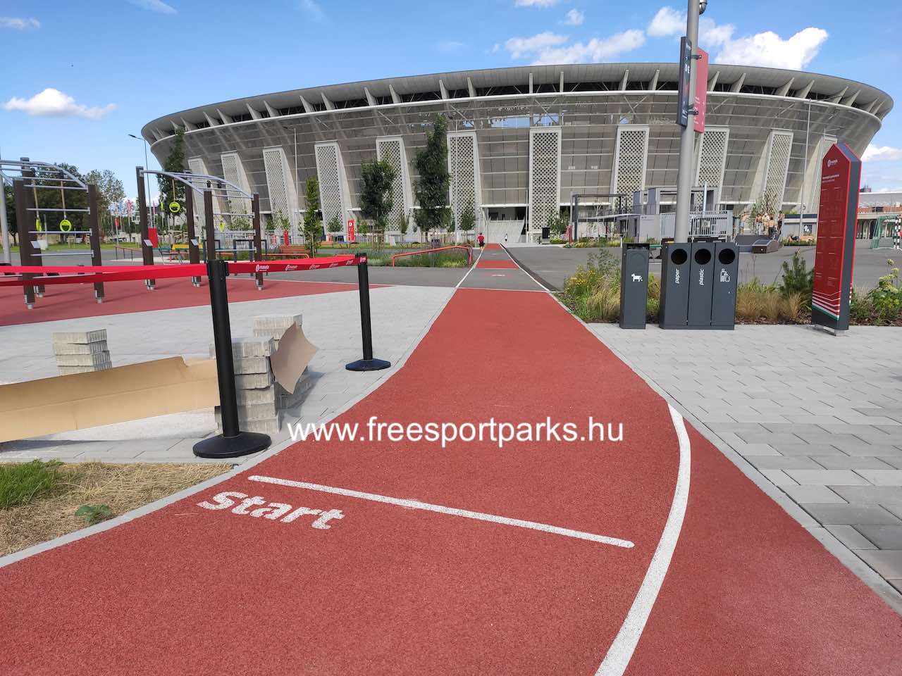 rekortán futókör rajt/cél szakasza a Puskás Aréna Park nyugati oldalán - Free Sport Parks térkép