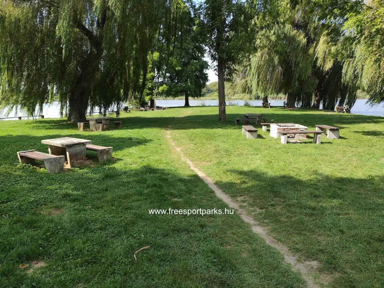 piknikező tűzrakóhely, padok és asztalok a Pecás szigeten, Nagykanizsa - Free Sport Parks Blog