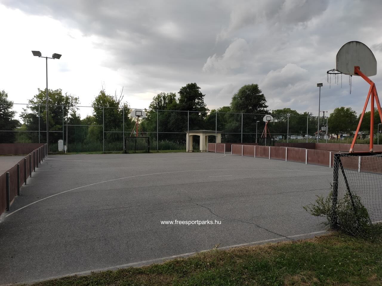 multisport labdapálya a Kaposvári Városligetben - Free Sport Parks Térkép