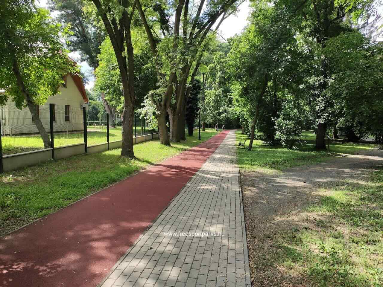 rekortán futópálya egyik egyenes szakasza, Dombóvár Szigeterdő - Free Sport Parks Blog